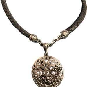 Premier Designs Pendant Necklace
